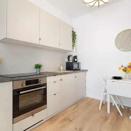 Przytulny Apartmanet Blisko Rynku By Renters *